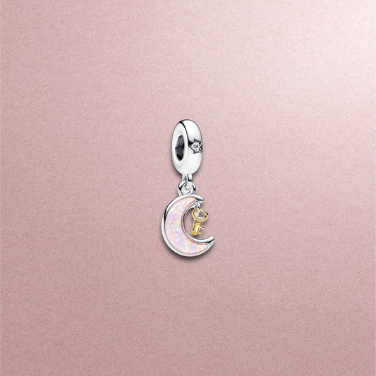 Luna rosa y llave miniatura en plata 925. Con texto Believe in Yourself.